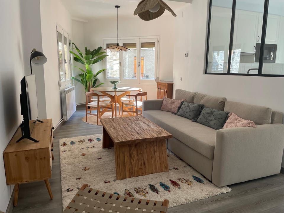 Lounge or bar, Dining area