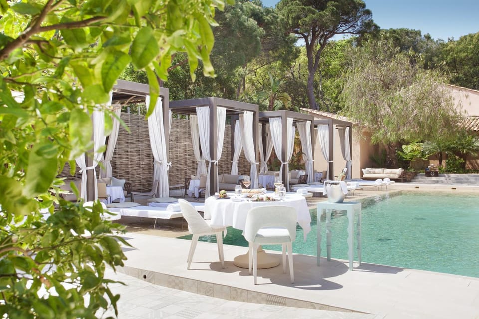Patio, Swimming pool, Swimming pool