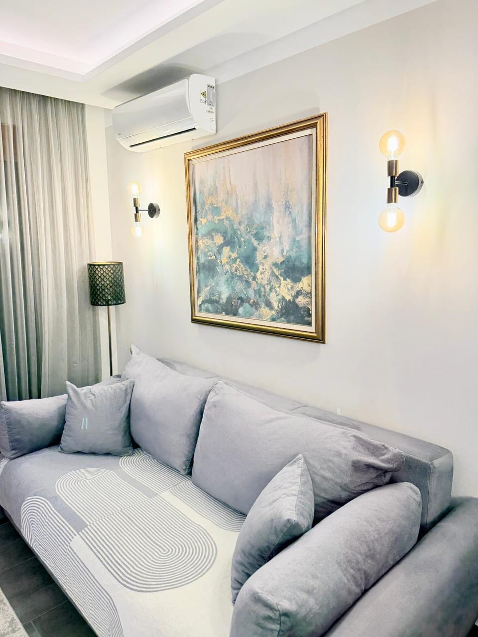 Living room, Seating area