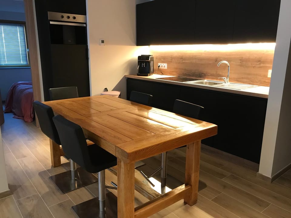 Kitchen or kitchenette, Kitchen or kitchenette