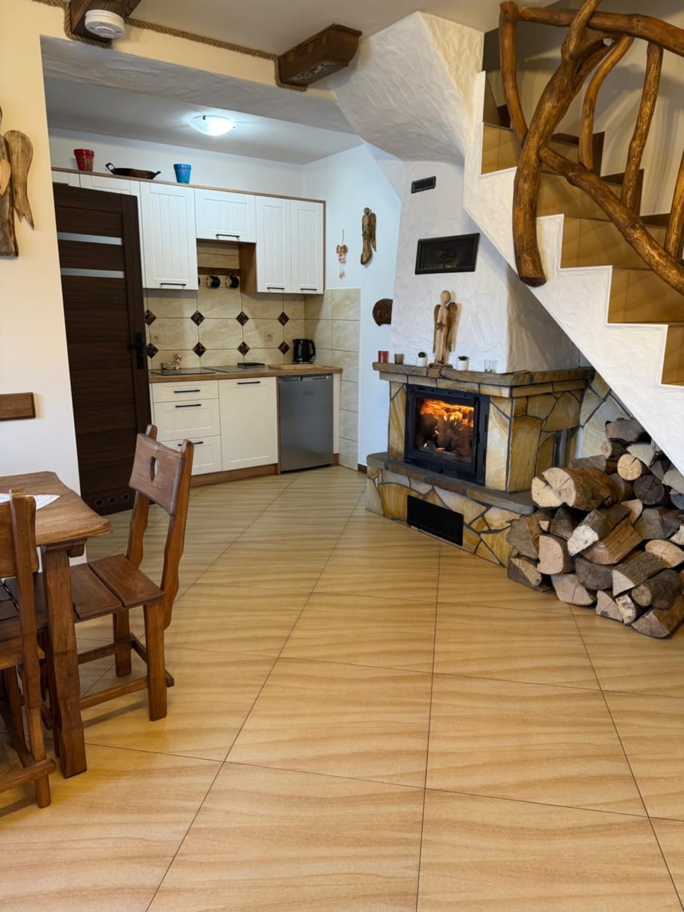 Chata z Kominkiem - Drozdówka Solina- 6-9-2-2-8-1-3-6-3 House in Slovakia