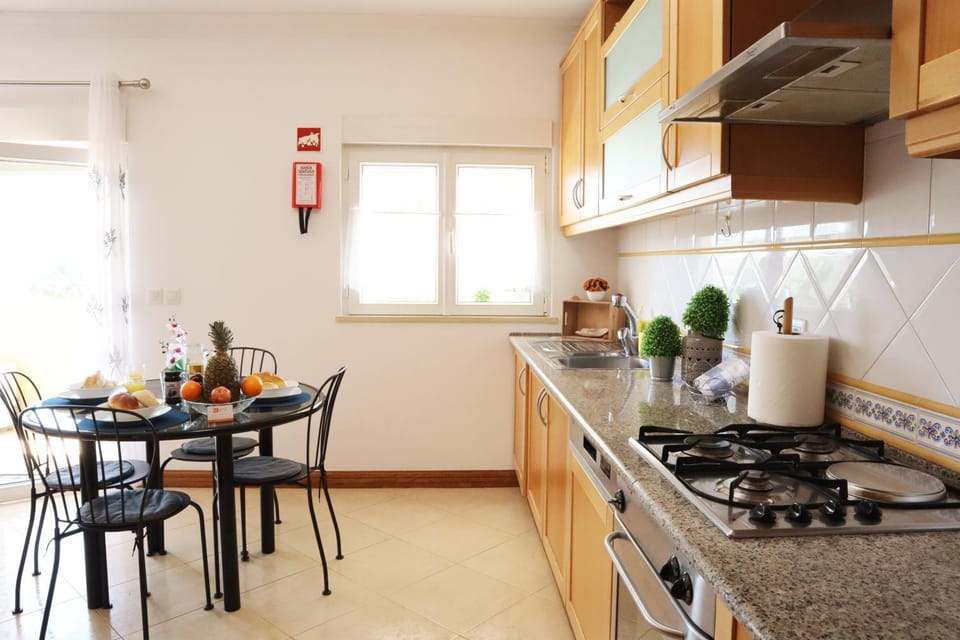 Spring, People, Winter, Summer, Coffee/tea facilities, Kitchen or kitchenette, Living room, Decorative detail, Seating area, Dining area, Autumn, Area and facilities, children, older children, furniture, hair dresser, minibar, pet friendly, stove, toaster