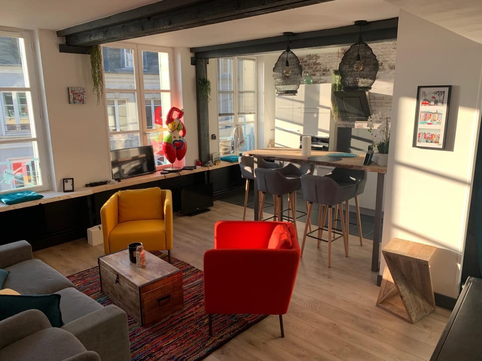 Lounge or bar