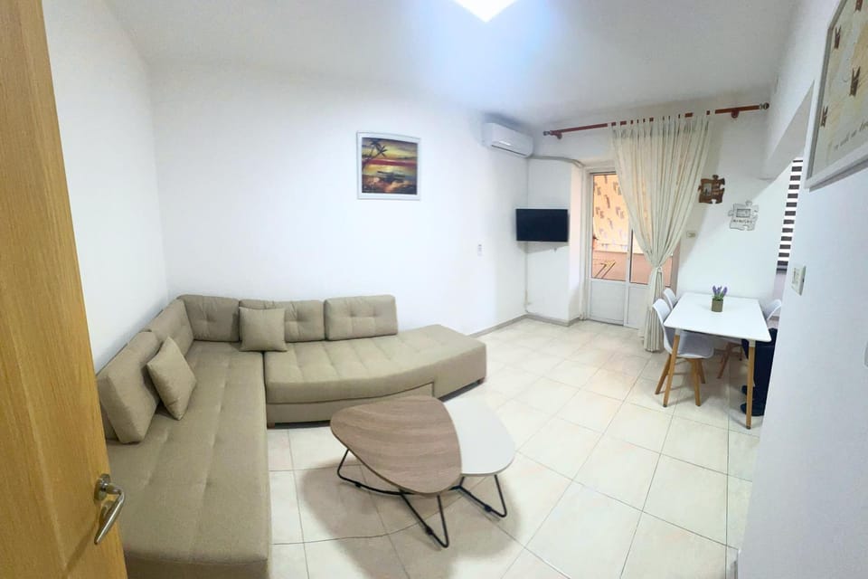 TV and multimedia, Living room, Seating area, Dining area, Certificate/Award, air conditioner