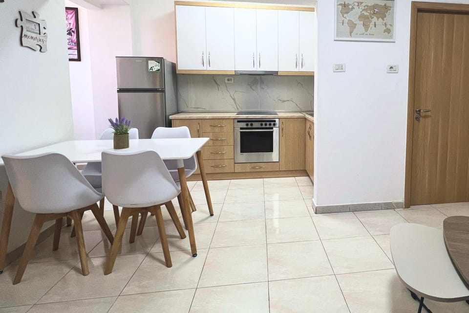 Kitchen or kitchenette, Dining area, dishwasher, pet friendly, stove