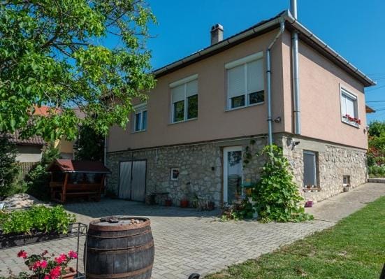 Hortenzia Vendégház Mór Apartment in Hungary