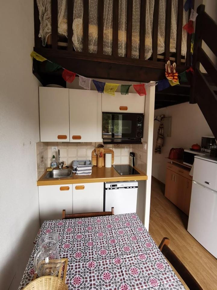 Kitchen or kitchenette