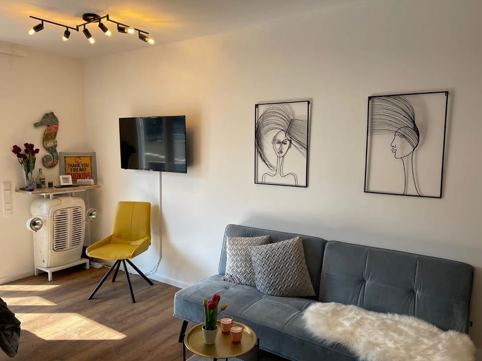 TV and multimedia, Seating area