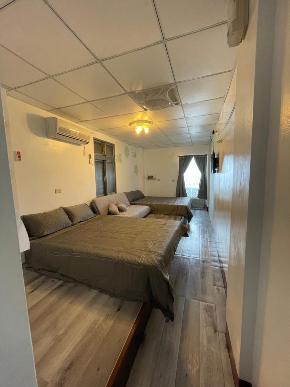 Photo of the whole room