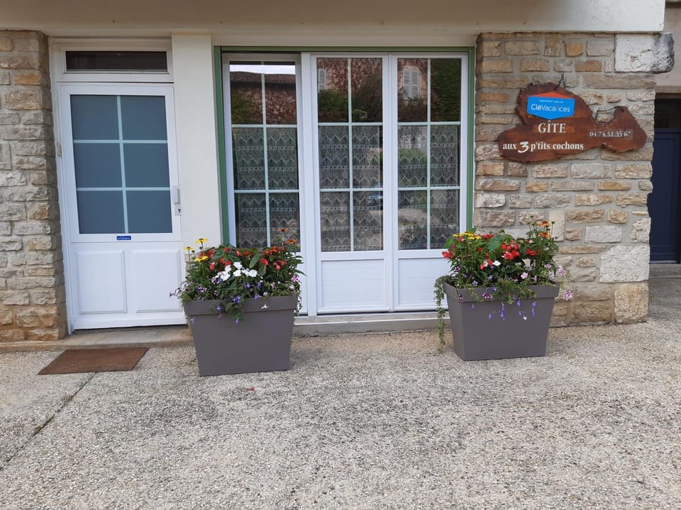 Gîte AUX 3 PTITS COCHONS Apartment in Jura