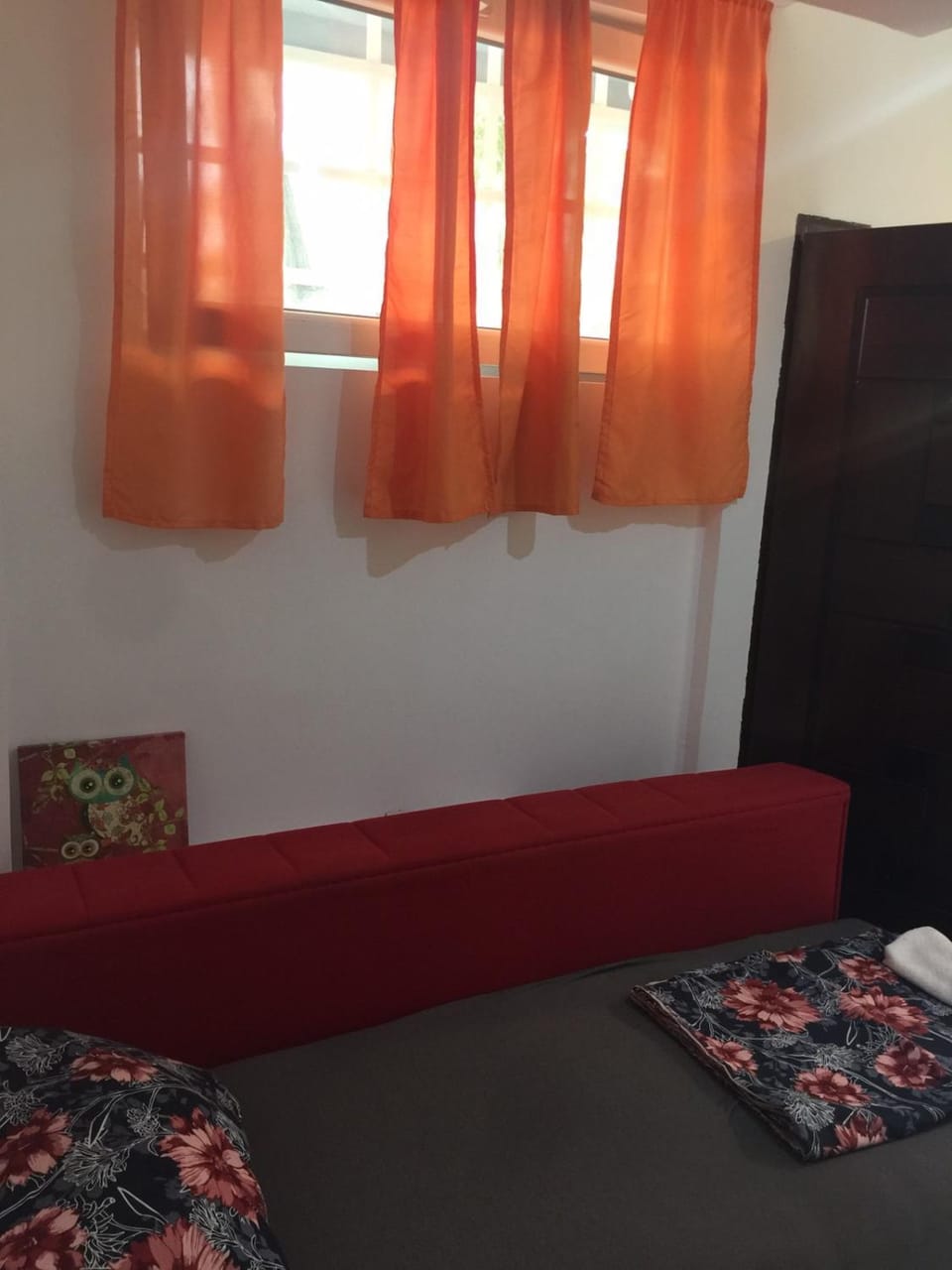 Bed, Living room, Photo of the whole room, Seating area, Bedroom