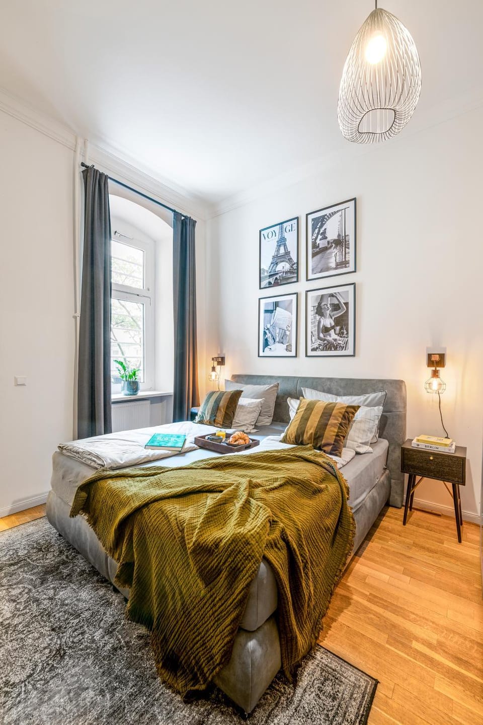 The Koburger II - Stylish studio with extra high bed for kids, 45m2 space, Ideal for families with kids or couples Apartment in Berlin