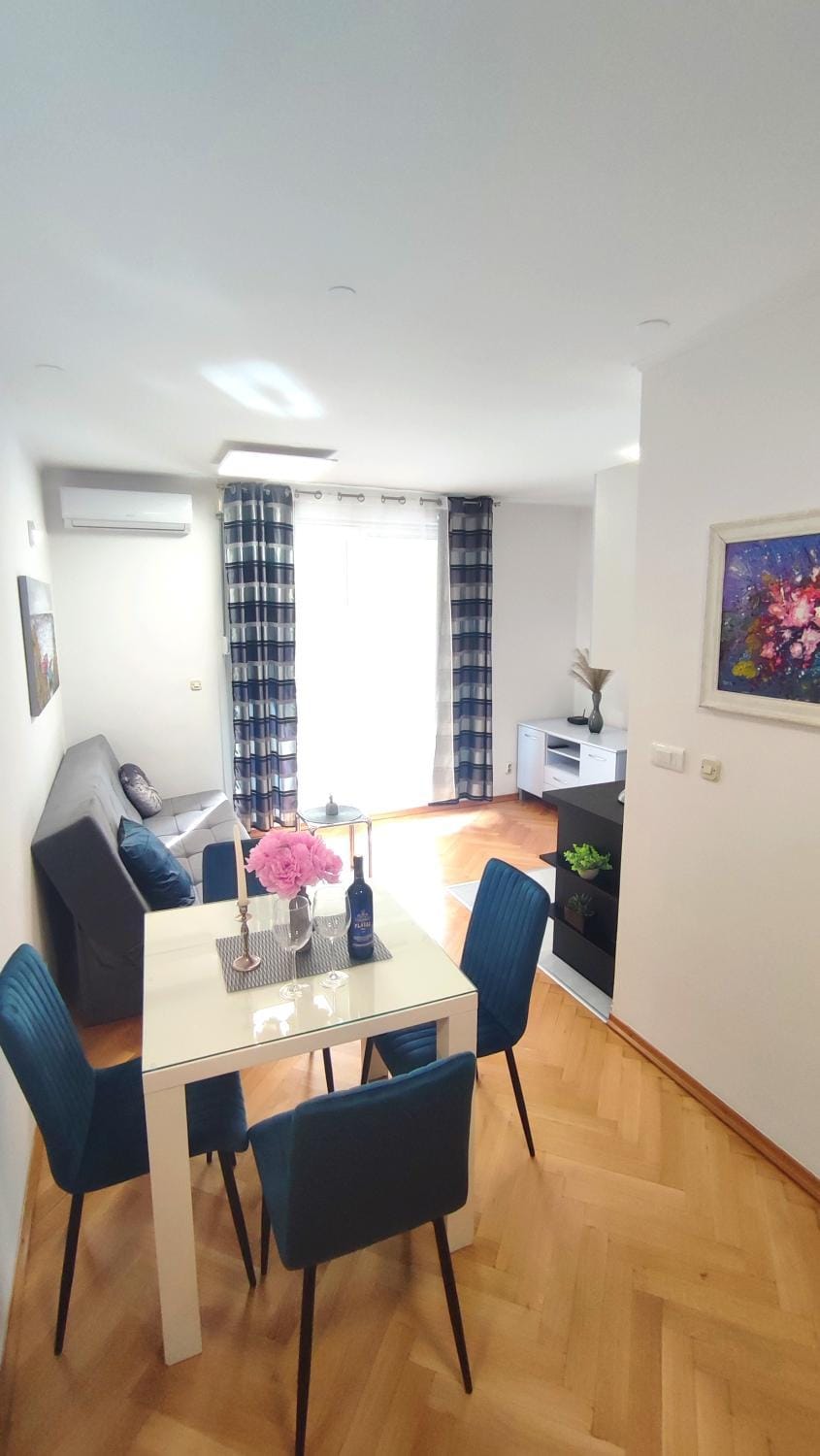 APARTMENT PAOLO by the beach Znjan Apartment in Split