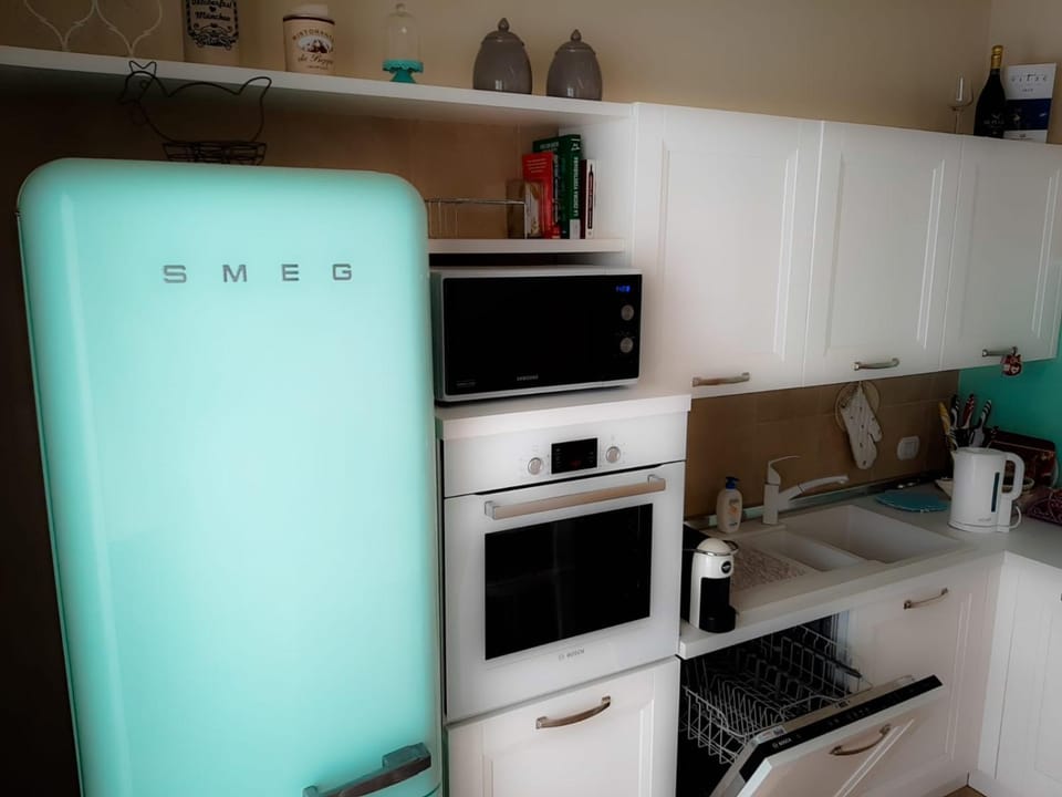 dishwasher, minibar, pet friendly, kitchen