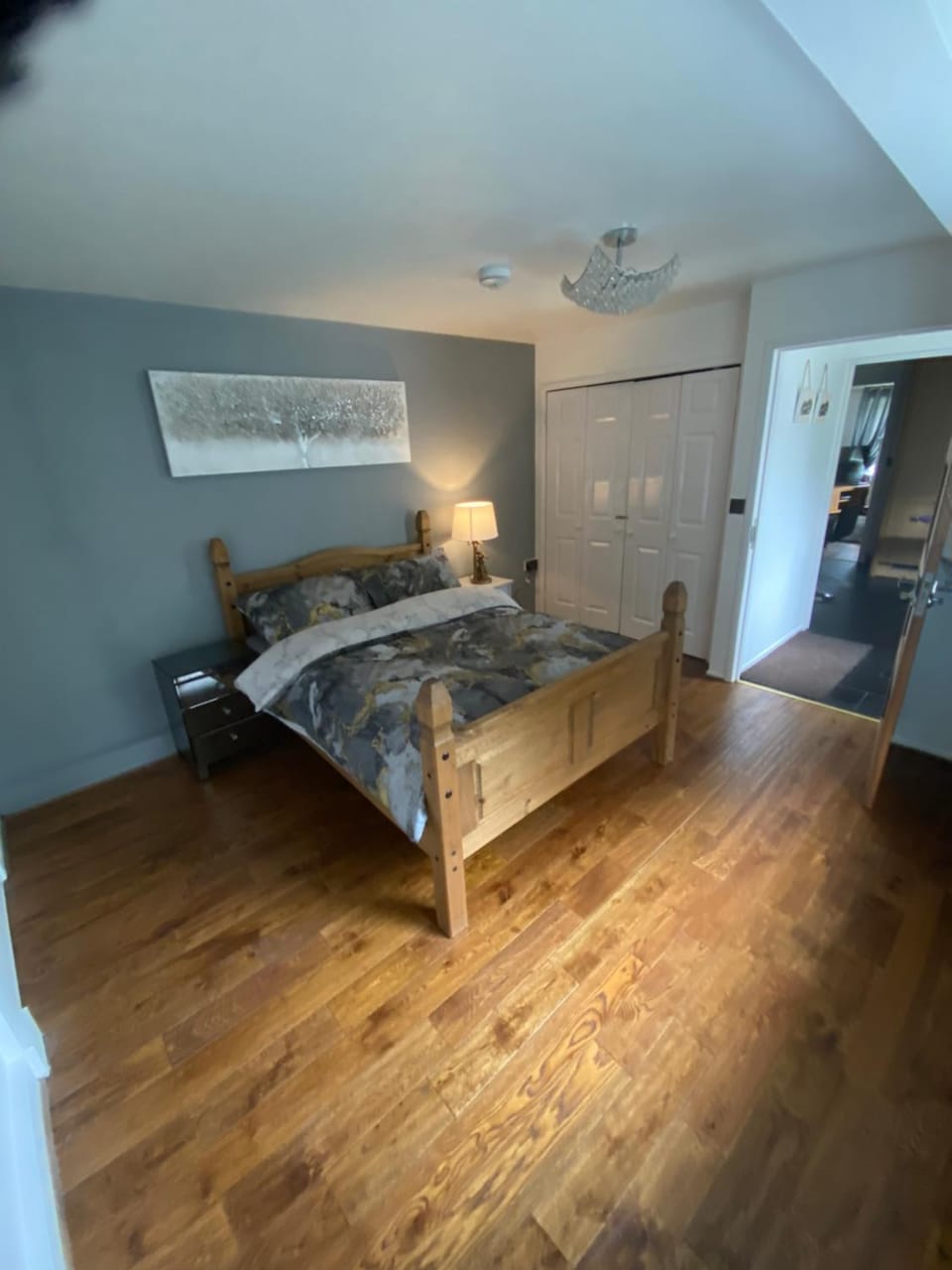 The whole house or Rooms let in a beautiful 4 Bed house, stunning kitchen&en suite House in Bridgend