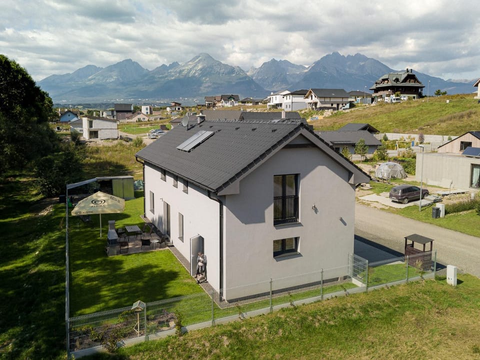 Property building, Neighbourhood, Bird's eye view, Quiet street view