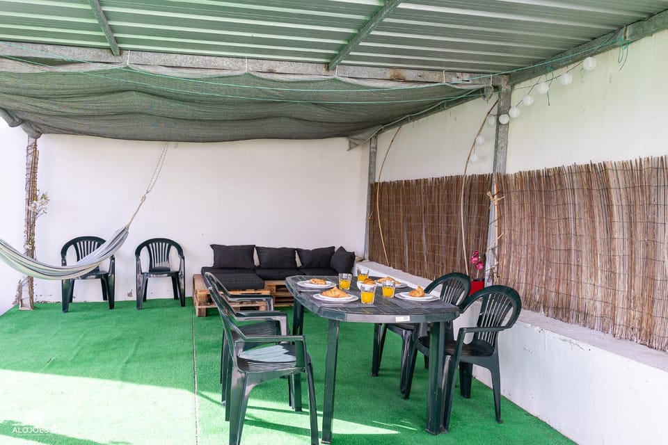 Patio, Dining area