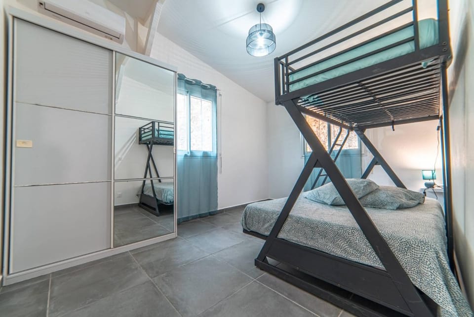 Bed, Bedroom, bunk bed, air conditioner