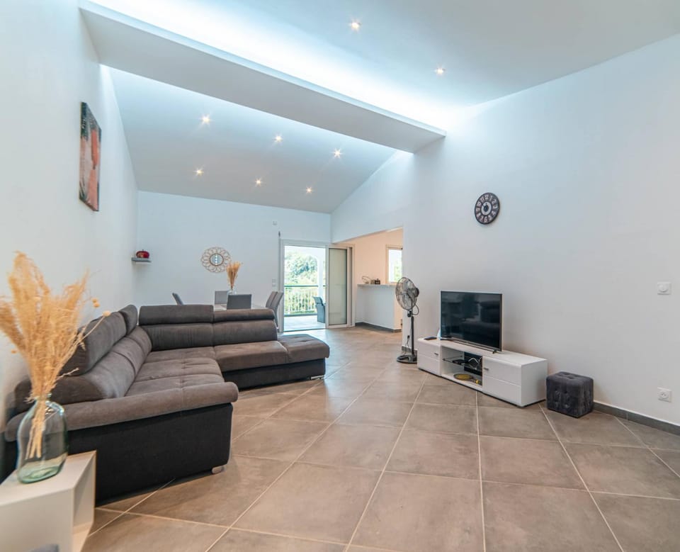 TV and multimedia, Living room, Seating area