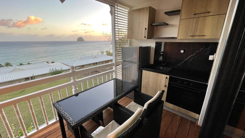 Balcony/Terrace, Kitchen or kitchenette, Dining area, Sea view, pet friendly