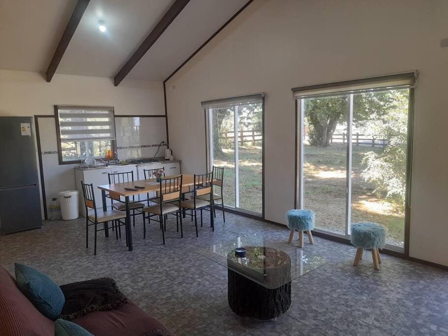 Hermosa cabaña en parcela a 500 metros del centro. House in Araucania, Chile