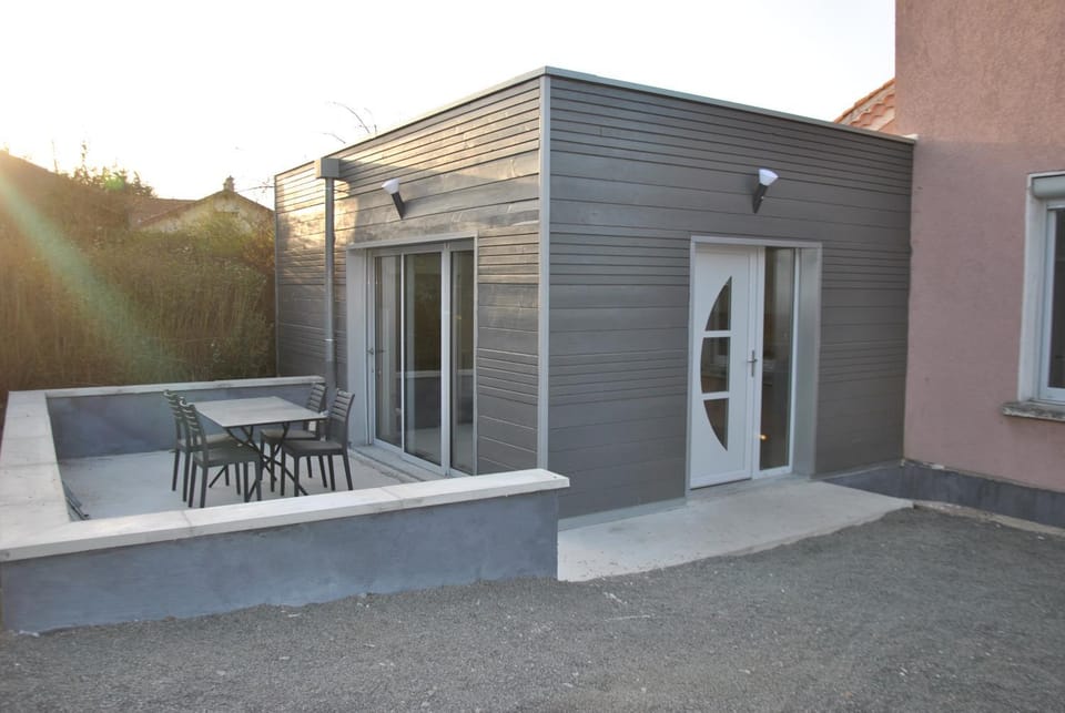 Patio, Facade/entrance