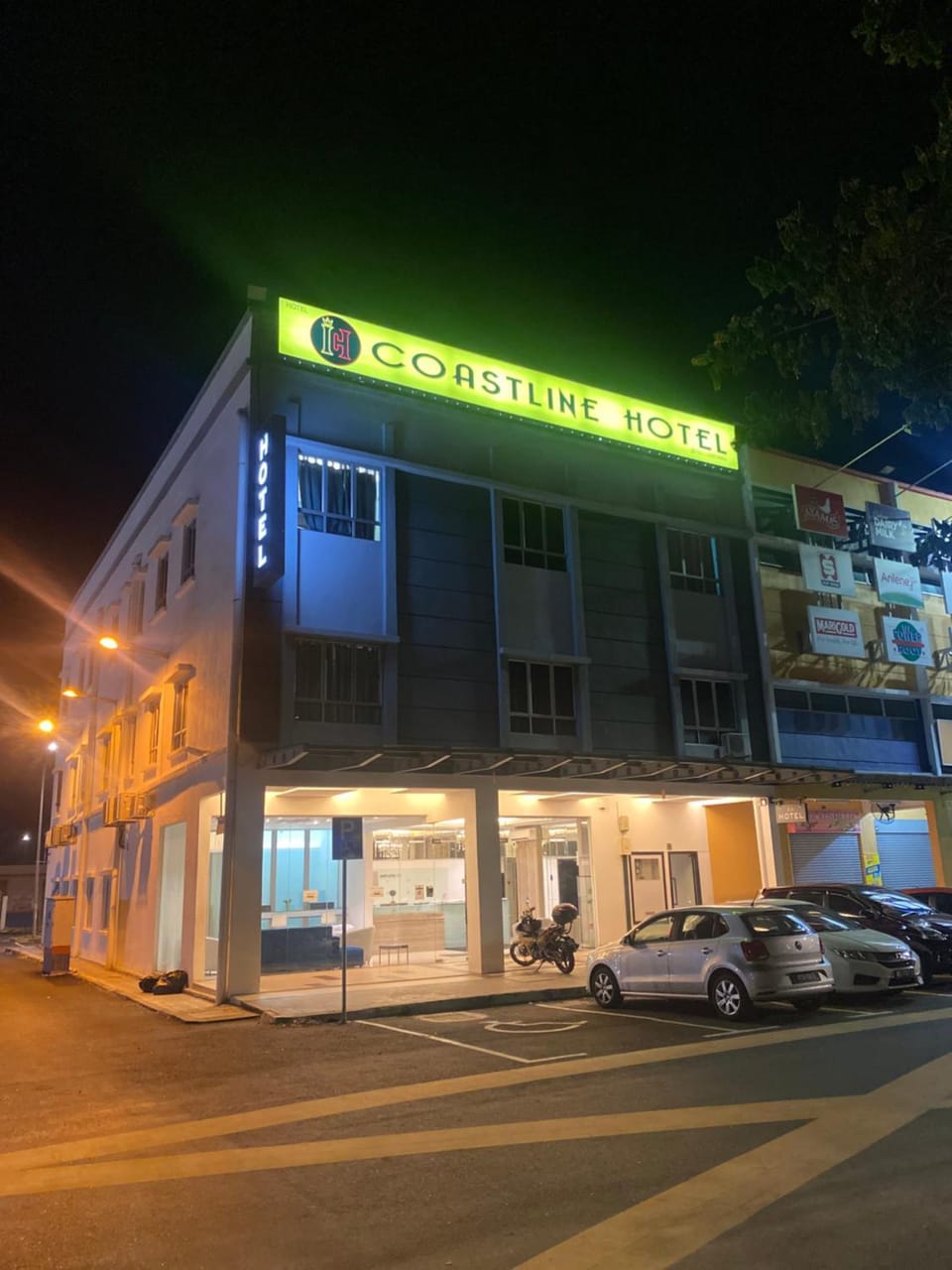 Property building, Facade/entrance, Property logo or sign