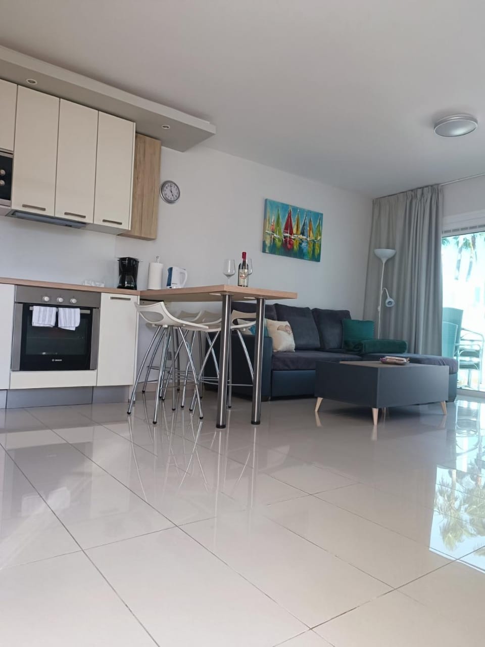 Kitchen or kitchenette, Living room