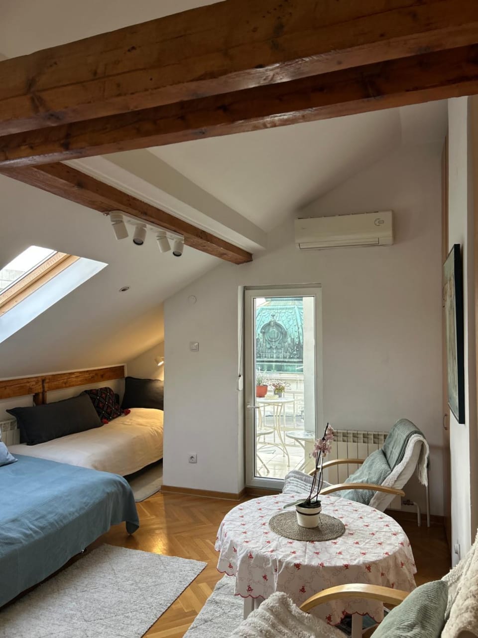 Cooling Epicenter Apartment in Belgrade