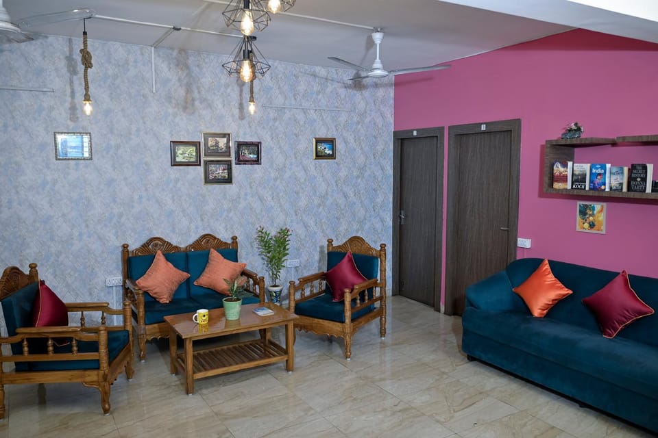 Communal lounge/ TV room