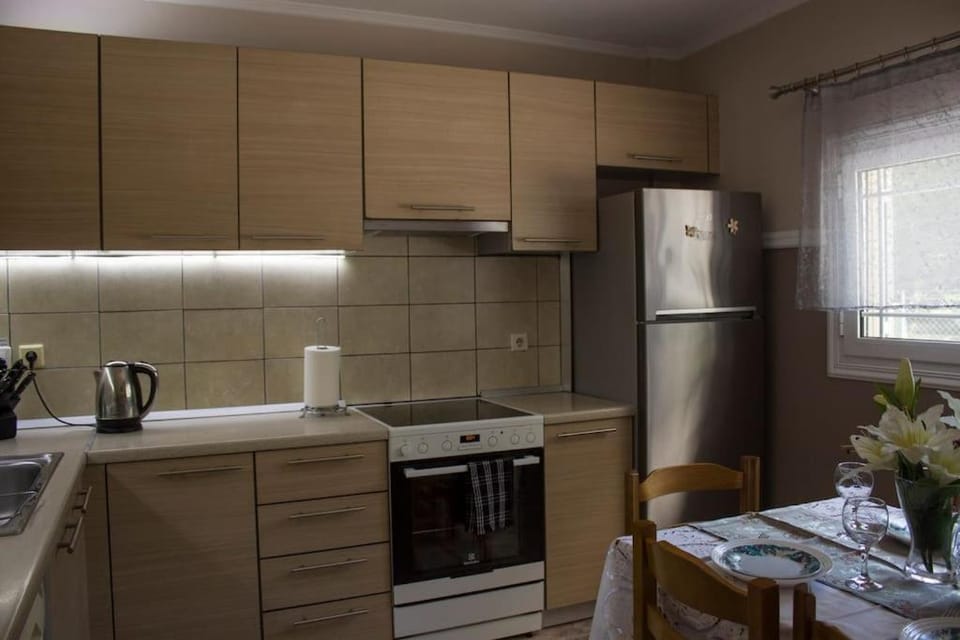 Kitchen or kitchenette, Dining area, dishwasher, minibar, pet friendly, stove, toaster