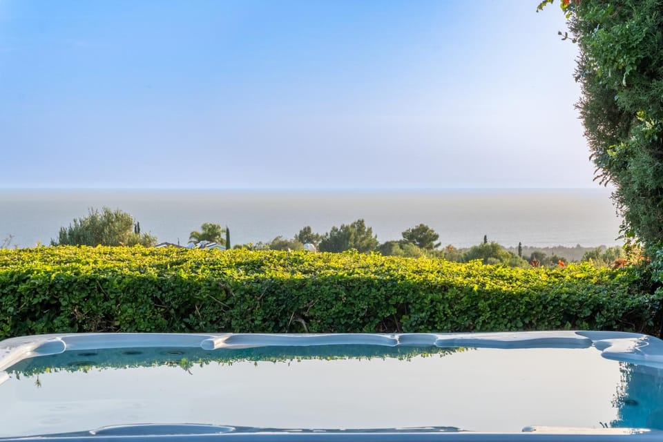Hot Tub, Sea view