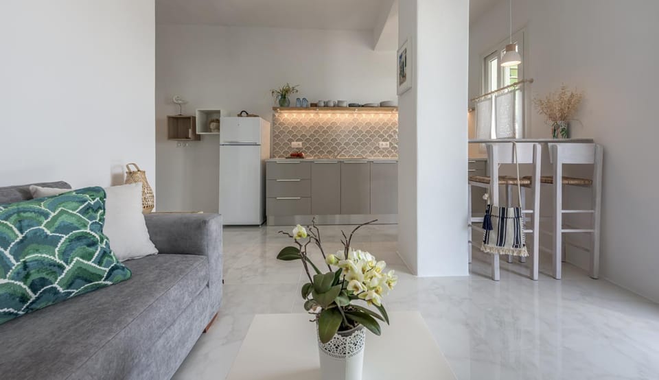 Aqua's Sunshine, quiet apartment in Adamas, Milos Apartment in Milos