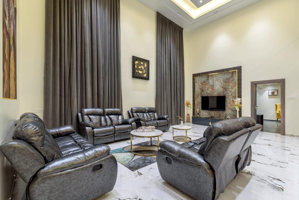 TV and multimedia, Living room, Seating area, air conditioner, air conditioner