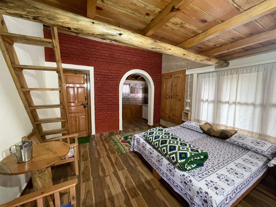 Photo of the whole room, bunk bed