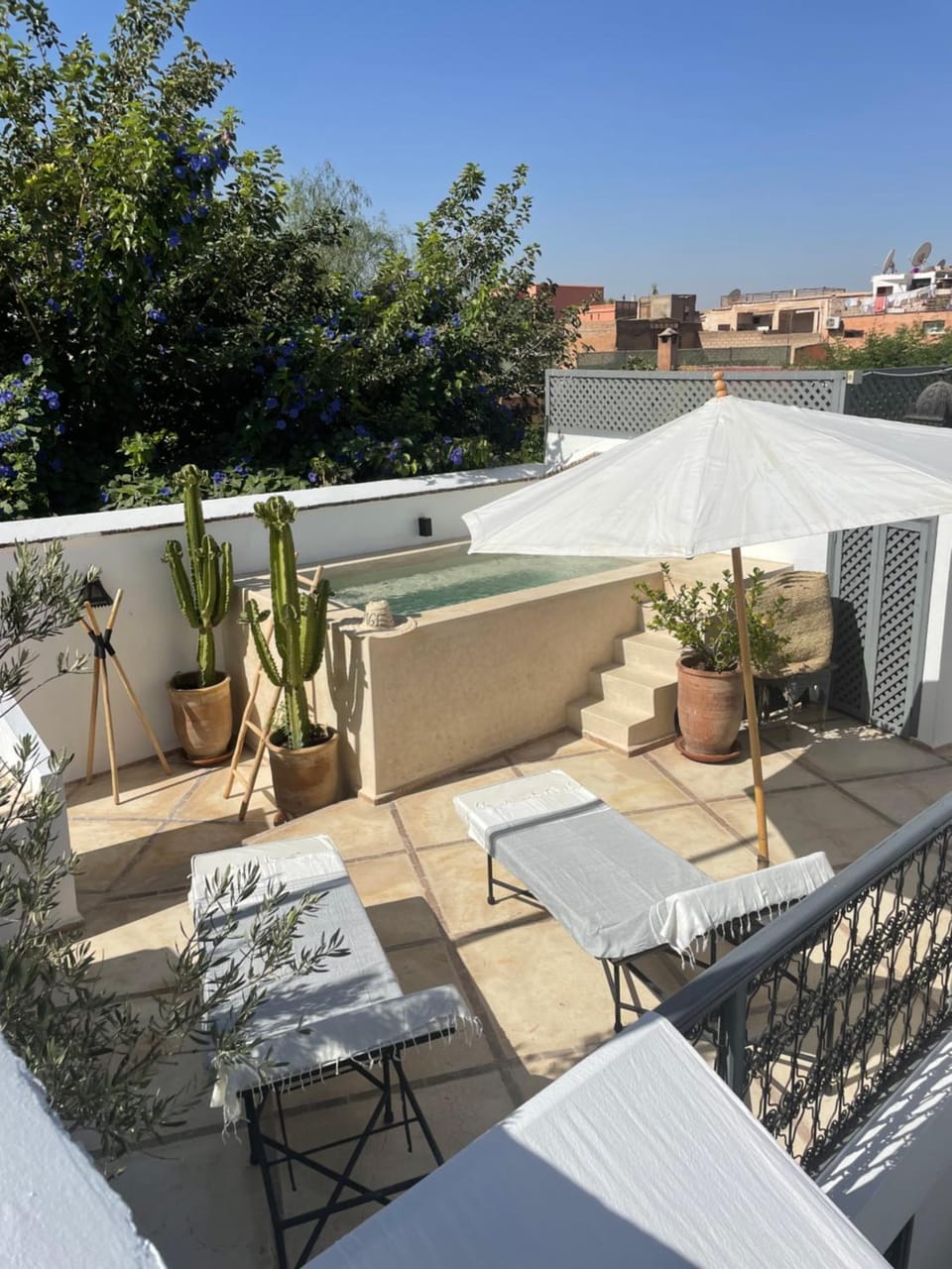 Balcony/Terrace, Internal: Not applicable to any particular room