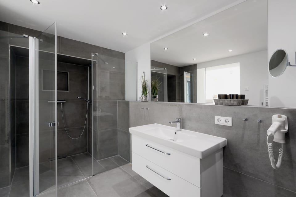 Bathroom, Living room