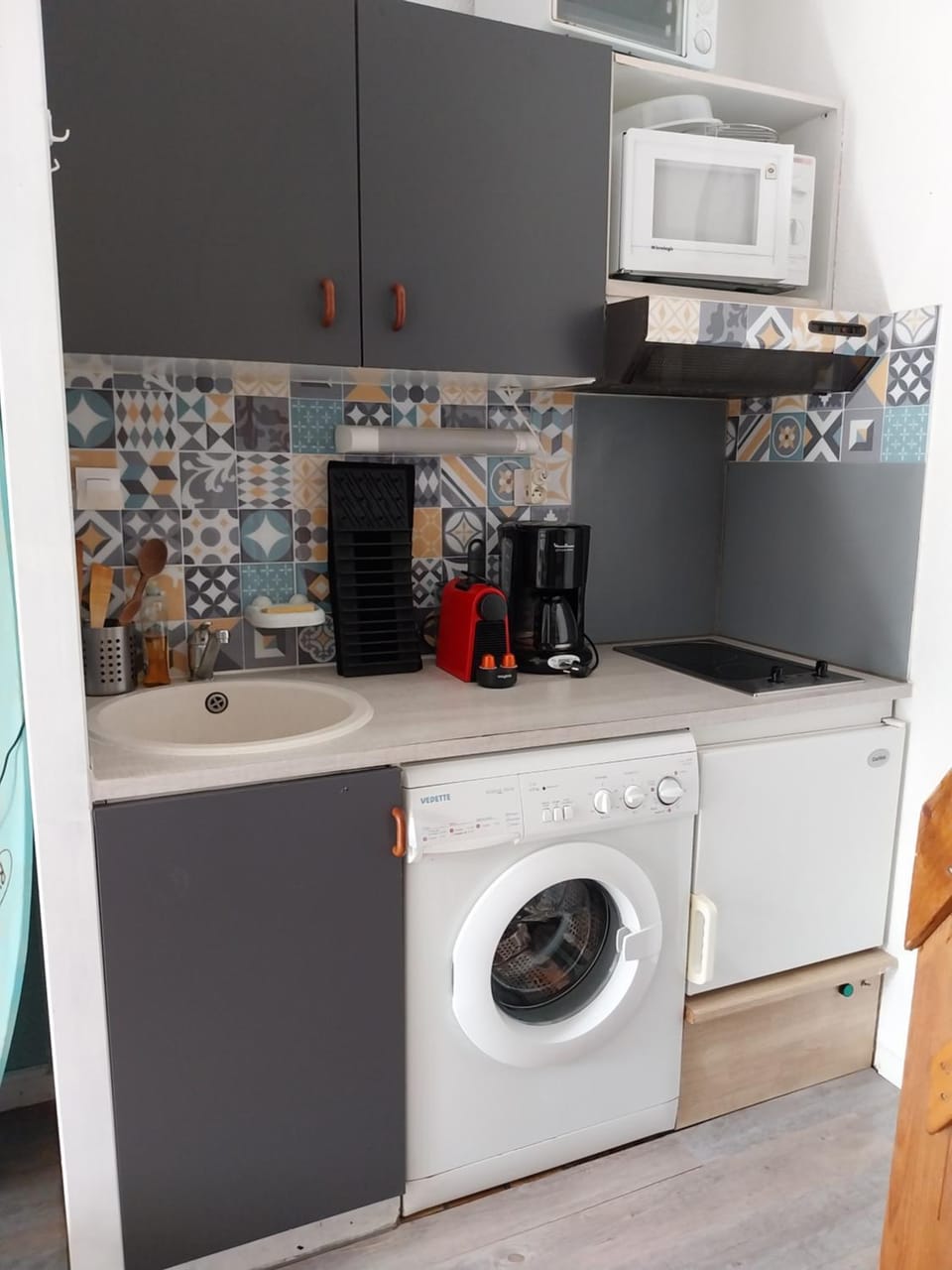 Kitchen or kitchenette, On site, stove, stove, washing machine, washing machine, kitchen, kitchen