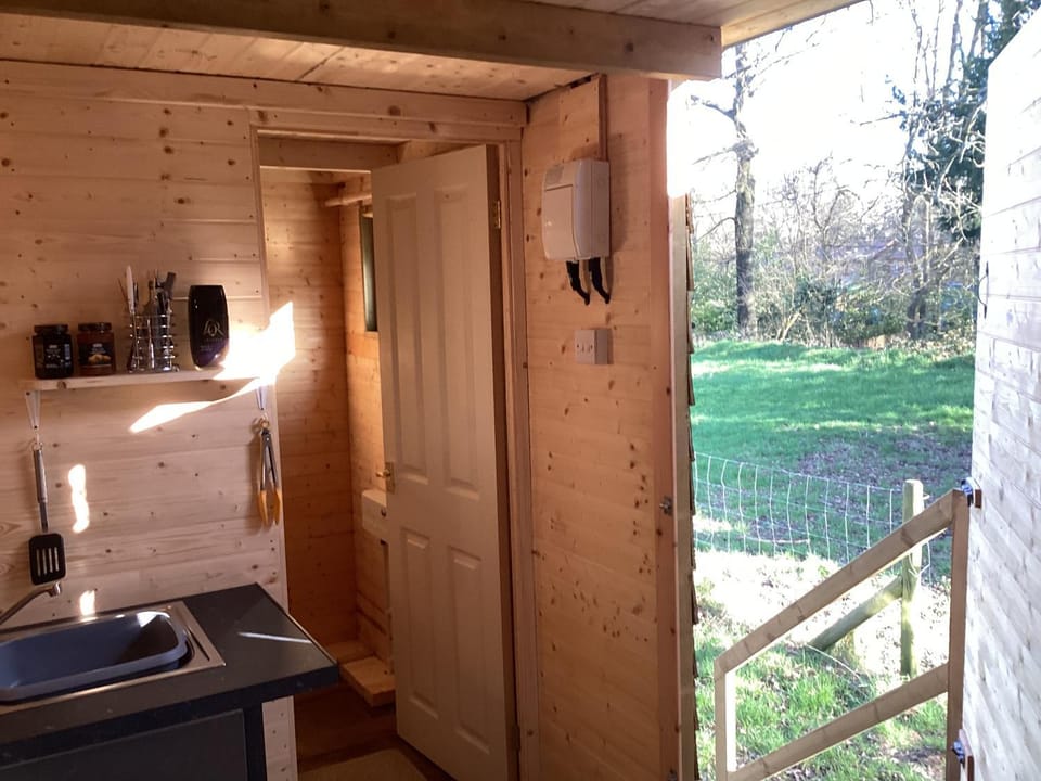 Vigo Retreat cabin 1 Cabin in Tonbridge and Malling District