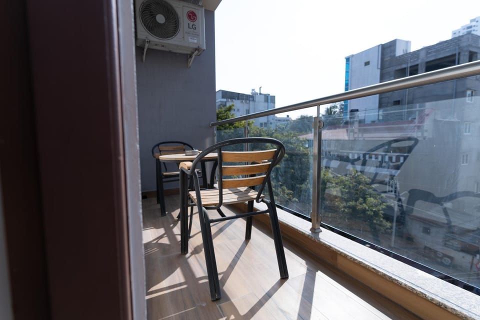 Balcony/Terrace, City view