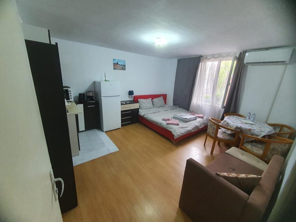 Тих двустаен самостоятелен апартамент с двор,до площада на Сандански Apartment in Blagoevgrad Province