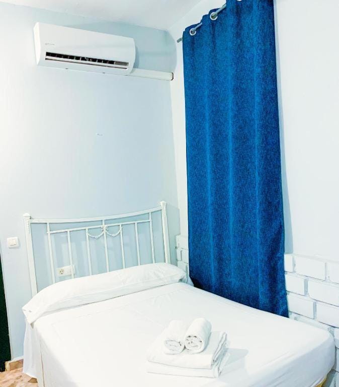 Hostal El Castillo Alcala De Guadaira Bed and Breakfast in Costa de la Luz