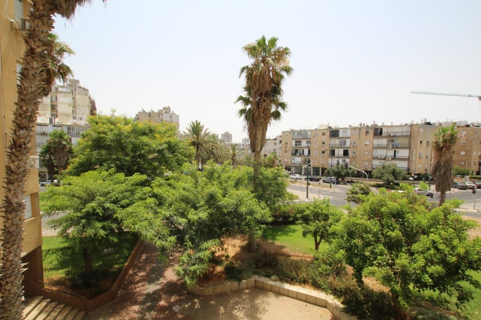 Isramax 3BR apartment near the sea. Apartment in Tel Aviv-Yafo
