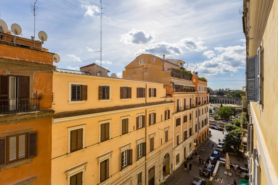 Property building, Day, Neighbourhood, City view, Street view, Location