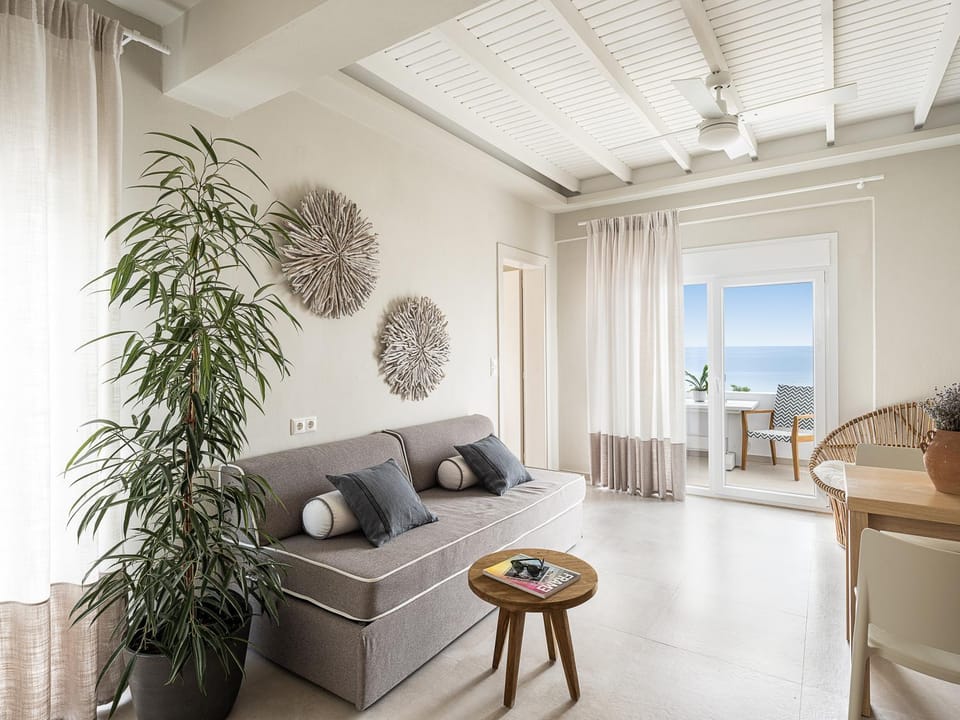 Living room, Sea view