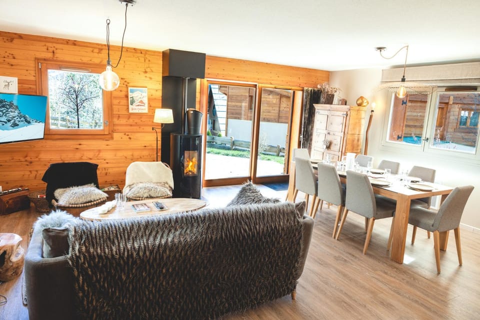Living room, Dining area, flat iron