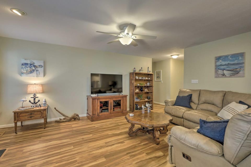 3 Mi to Coast: Pool & Serene Pond Views House in Ocean View