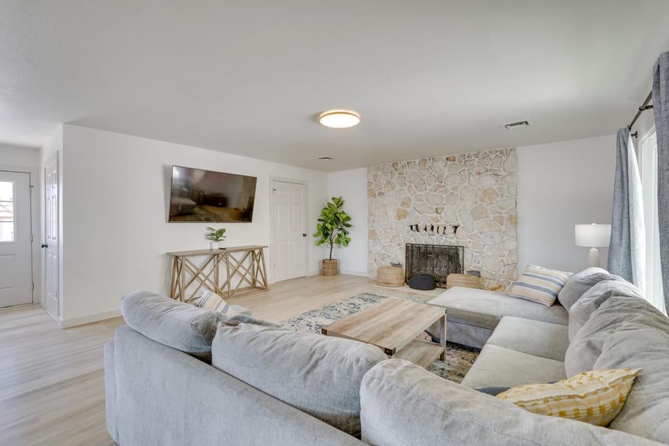 Pool, Game Room, Hot Tub: Lake Havasu City Oasis! House in Lake Havasu City