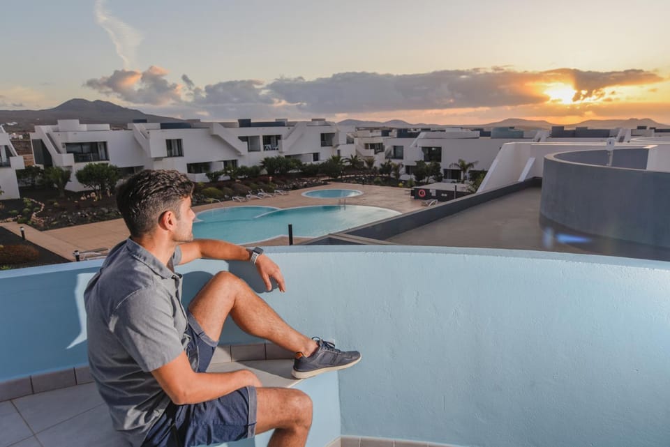 Property building, Day, People, Natural landscape, Mountain view, Pool view, Swimming pool, Sunrise, Sunset, sunbed