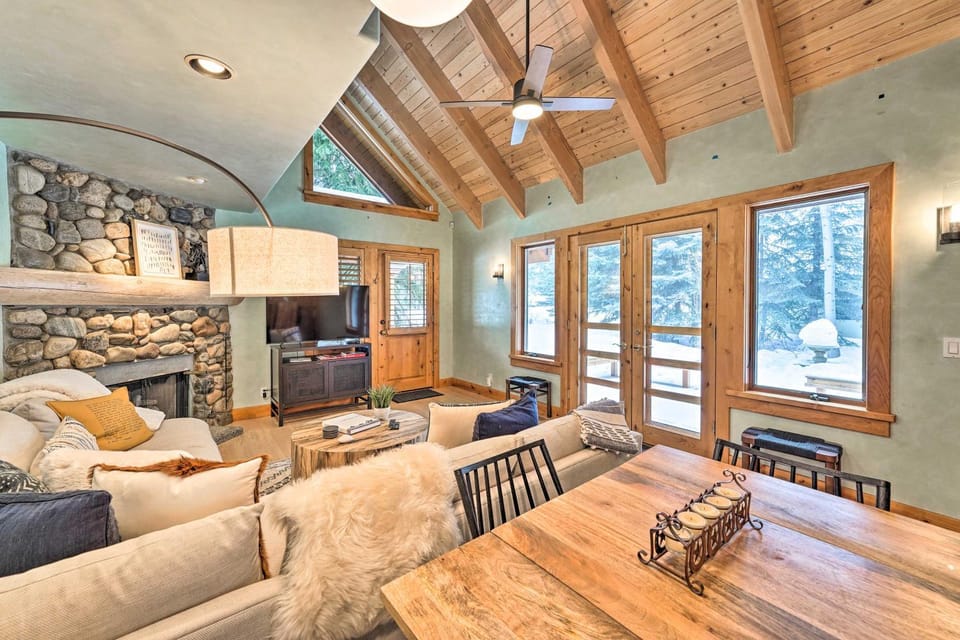 Sun Valley Family House w/ Fire Pit & Grill! House in Ketchum